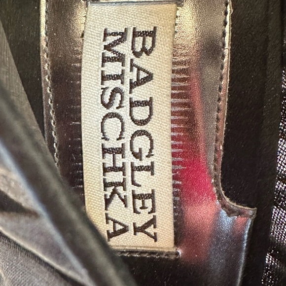 Badgley Mischka Elegant Black Satin Peep Toe Zipper Back 5” Heels Sz 10 - Picture 5 of 10